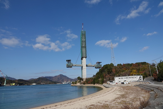 岩具橋・生名側主橋進捗状況（陸側の取付け橋の桁部はかなり出来ていました）